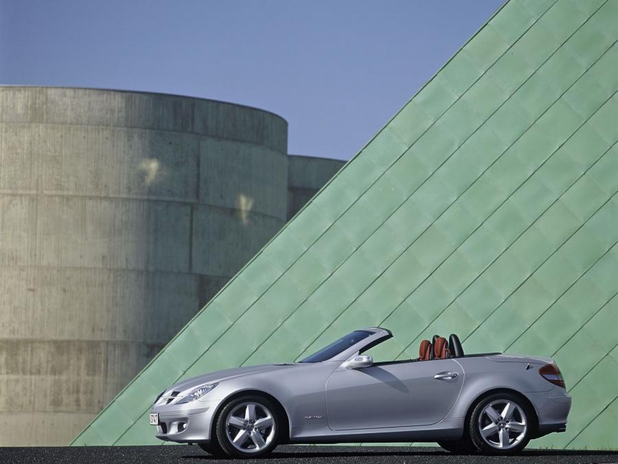  Mercedes-Benz SLK350 2005 года  (фото 55 из 103)